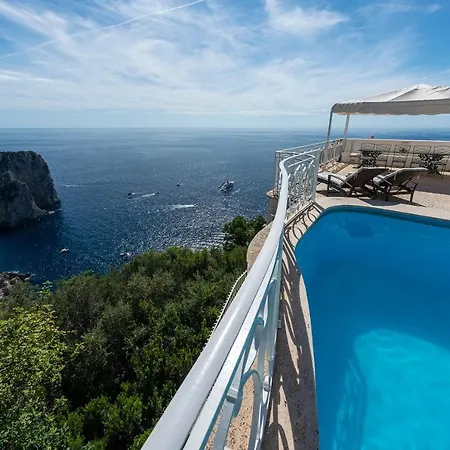 Nanni With Pool Overlooking Faraglioni Rocks *