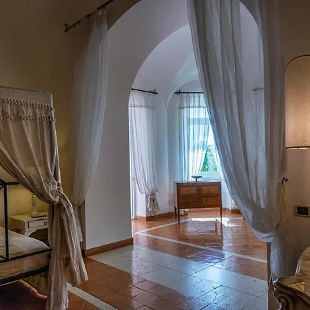 Villa Nanni With Pool Overlooking Faraglioni Rocks
